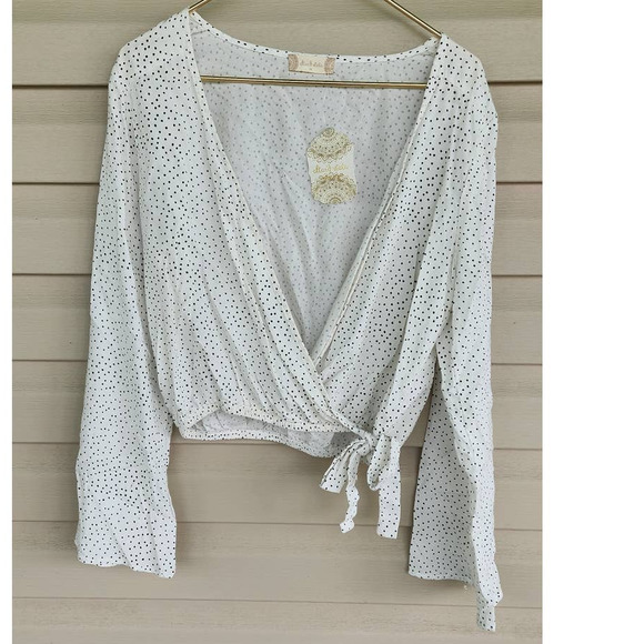 New NWT Altar'd State Wide Sleeve Polka Dot Cropped Top‎ Size Medium - Picture 1 of 6